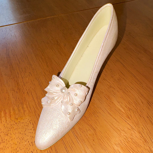 White bow collectable - white,