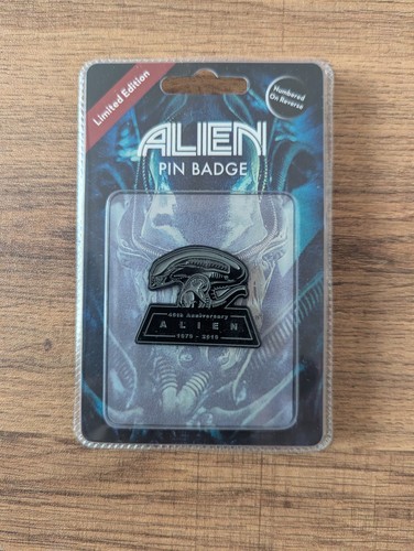 Alien pin badge limited - alien,