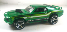 Hot Wheels Mustang Mach 1 1/64 scale produced 1997 Mattel
