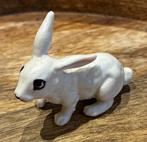 Vintage kitsch plastic white - vintage,