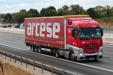 Truck Photo Mercedes-Benz