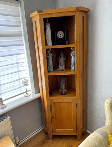 Solid oak triangular corner - solid,