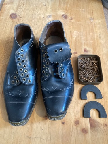 Black lancashire clogs size - black,