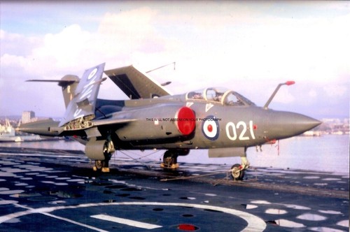 Photos aircraft of - 15,