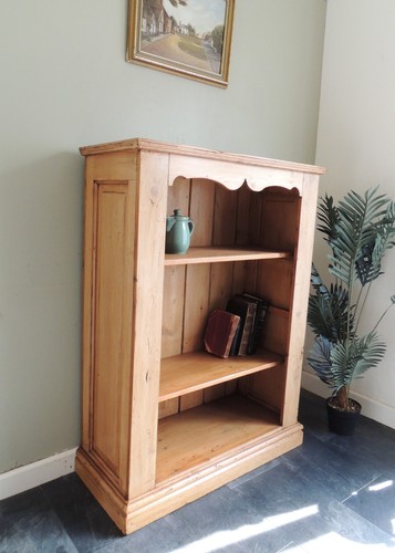 Lovely antique solid pine - lovely,