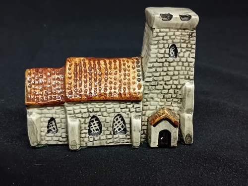 Tey pottery countryside - pottery.,