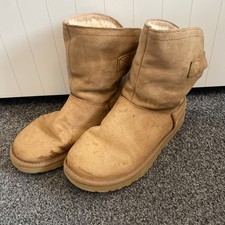 Ugg- Woman’s Brown Ankle Ugg