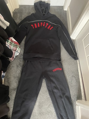 Red and black - red, trapstar