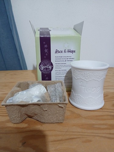 Retired scentsy lace hope - retired,