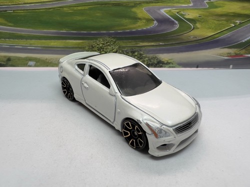 Hot wheels infiniti g37 - wheels, white