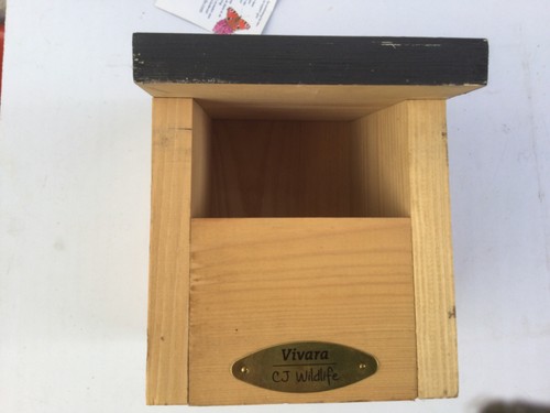 Bird house nesting box - box., suited