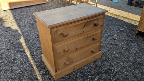 Solid pine chest - , 3