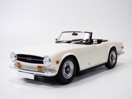 1969 triumph tr6 - triumph, white