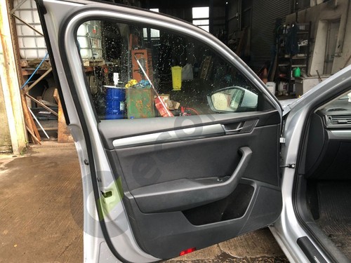 Skoda superb mk3 window - skoda,
