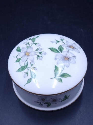 Crown staffordshire clematis - crown,