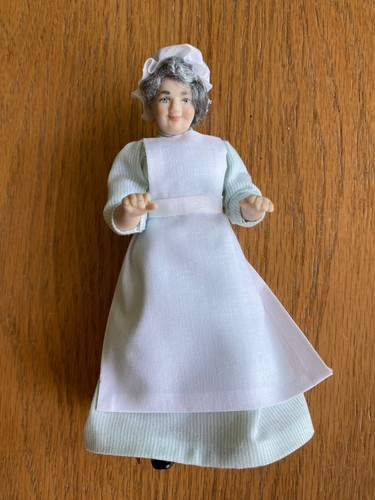 Dollhouse miniatures pre owned - pre,
