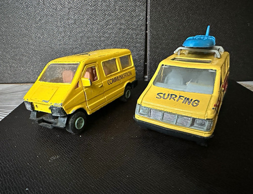 Yellow diecast vans lot - 2x,