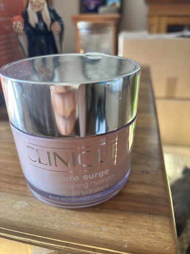 Clinique moisture surge - clinique,