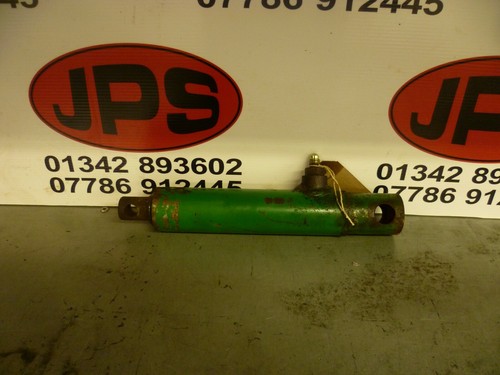 Front cylinder hydraulic lift