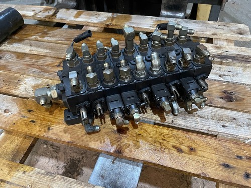 Main hydraulic control - , valve