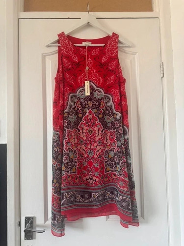 Bnwt size small - small,, sleeveless