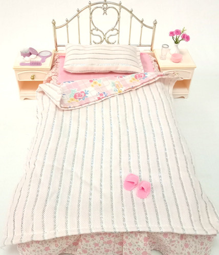 Vintage sindy bed - vintage, side