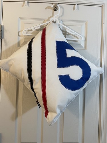 Sails pillow x - x, 18”