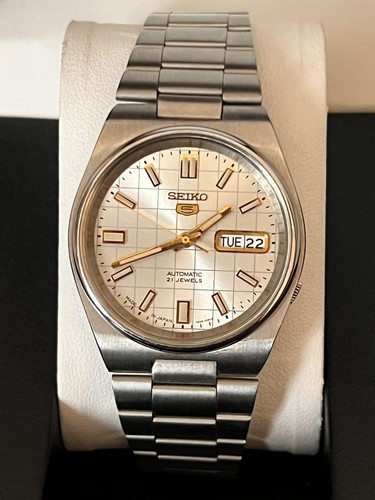 Seiko 7s26 0490 silver - seiko,