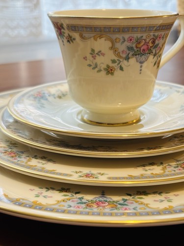 Royal doulton juliet - juliet, gold