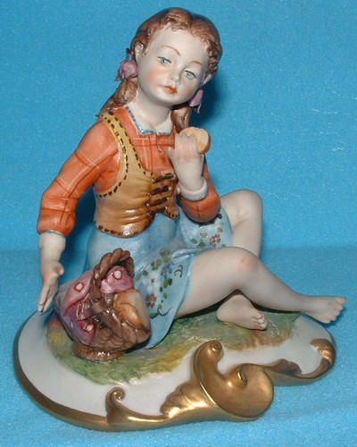Vintage capodimonte girl - capodimonte,