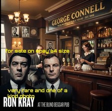 Ronnie kray and Ian Barrie in