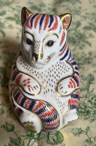 Royal crown derby - crown,