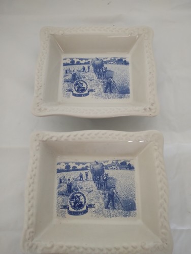 Pair vintage shredded - shredded, wheat