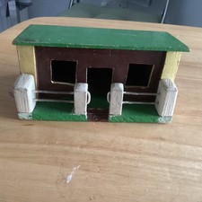 Britains Hugar, Toy