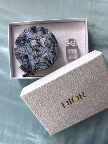 Dior around the - world, gift