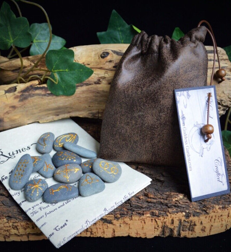 Witches river stone runes - ,