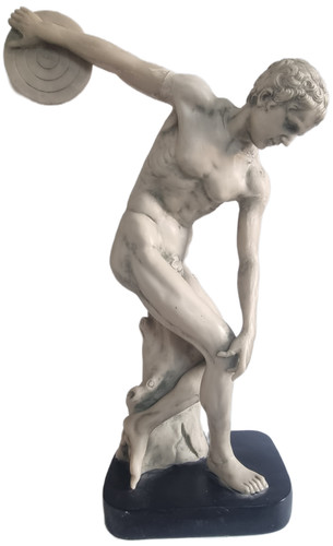Vintage large resin discobolus - large,