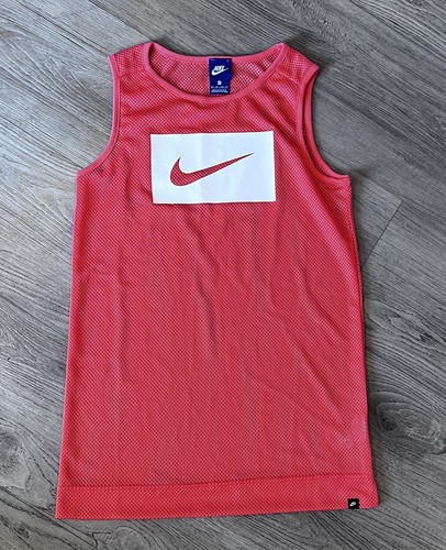 Boxed swoosh - “boxed, swoosh“
