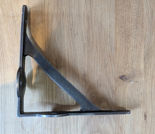 Cast iron shelf brackets - , 16cm