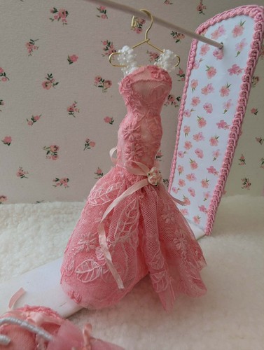 Scale handmade dolls - 12,