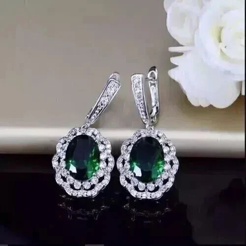 Oval cut emerald - 2.76, ct