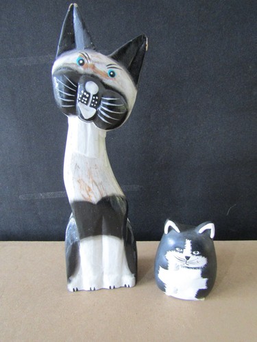 Wooden hand carved cats - ,