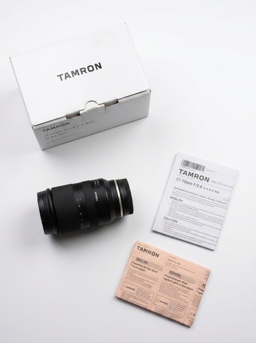 Tamron 70mm di iii a - f/2.8, iii-a