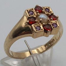 Ladies 9ct yellow gold Garnet