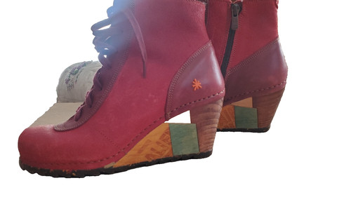 Art brand red - red, boots