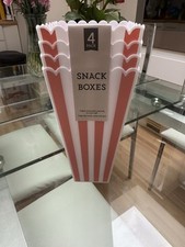 🍿 Pink & White Plastic