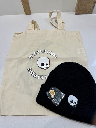 Beaver town hat bag pin - hat,,