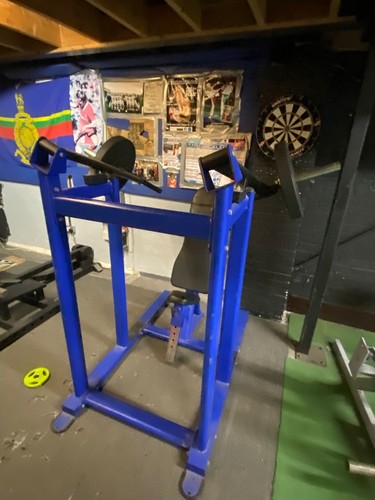 Seated shoulder press machine - seated,