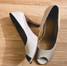 RED LEVEL GORGEOUS STILETTO HEEL PEEP TOE SHOES SIZE UK 5 EUR 38 BEIGE