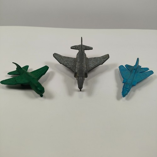 Small lot vintage toy - lot,